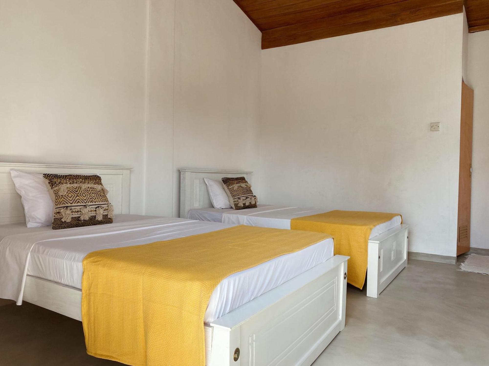 Together Beach House Midigama East Exterior foto